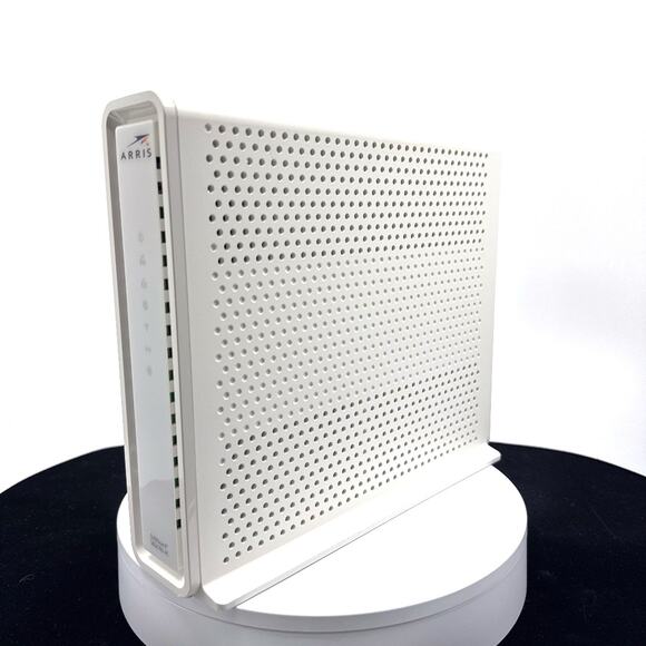 ARRIS SURFboard DOCSIS 3.0 Cable Modem Router - Picture 3 of 16
